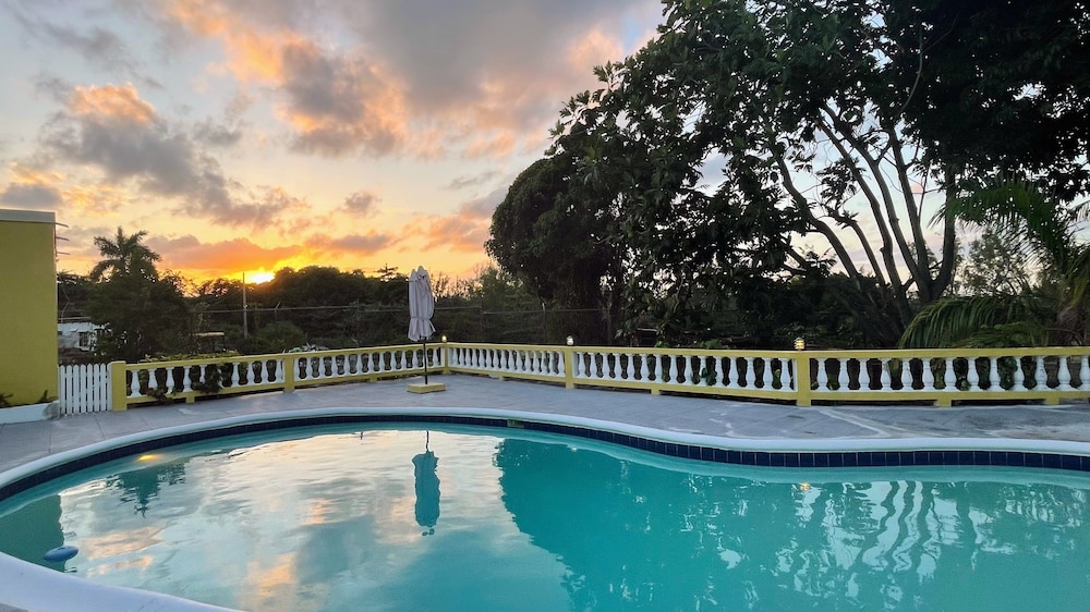 Ironshore Sugarmill Villa W Private Pool 6 Bedroom Villa