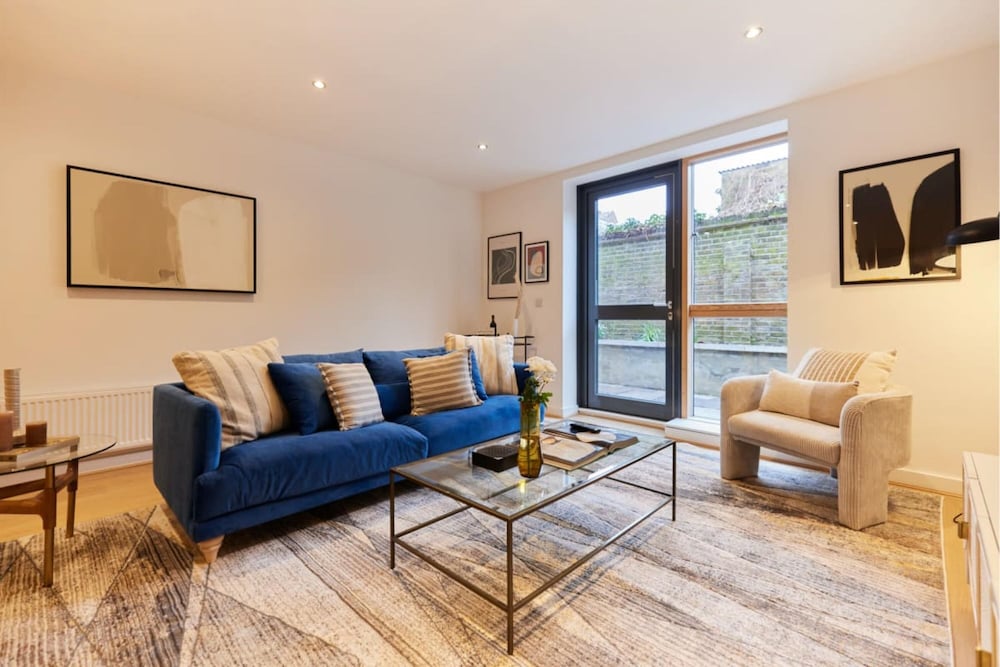 The Putney Escape - Trendy 2bdr Flat With Terrace Parking