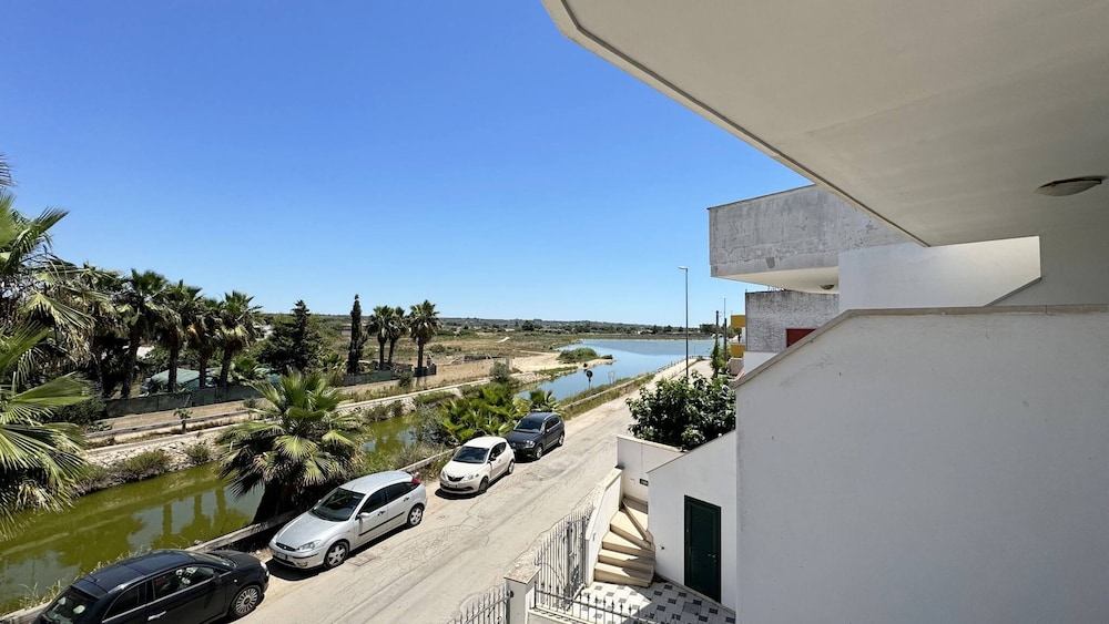 App Lungolago 3 Places Near the Beach