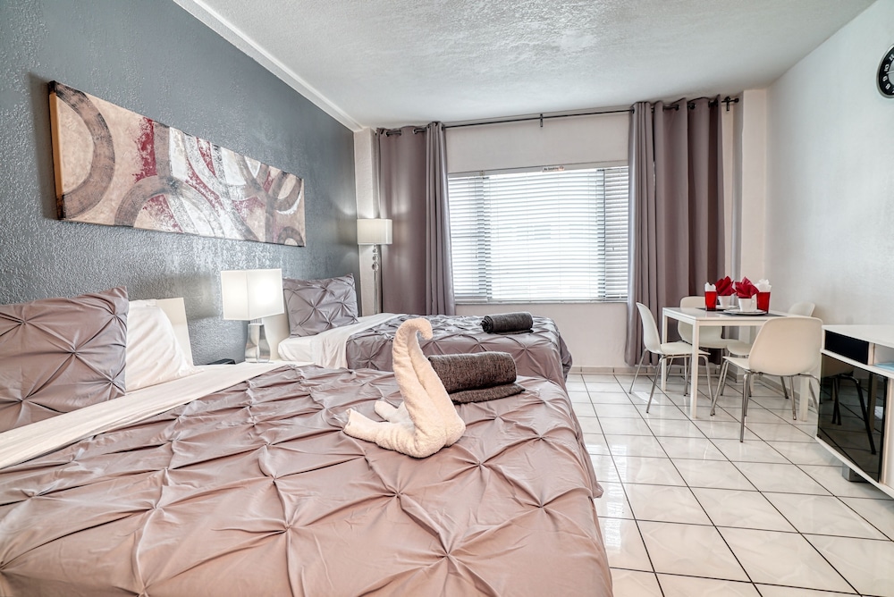 Private Apartments at the Casablanca