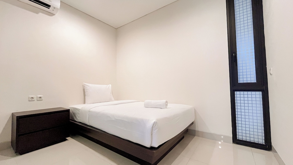 Modern And Stylish 2Br (No Kitchen) Apartment At Skales Residence Nusa Dua Bali