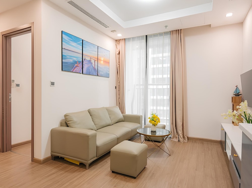 Sunny - Vinhomes GreenBay Residences