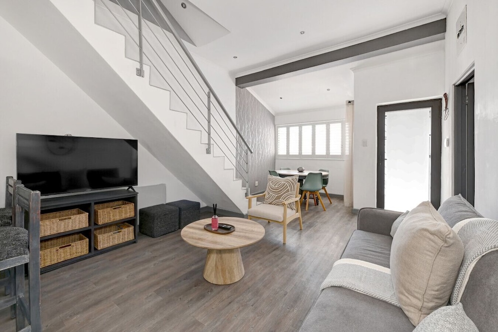 Two Bedroom Sea Point Secure House