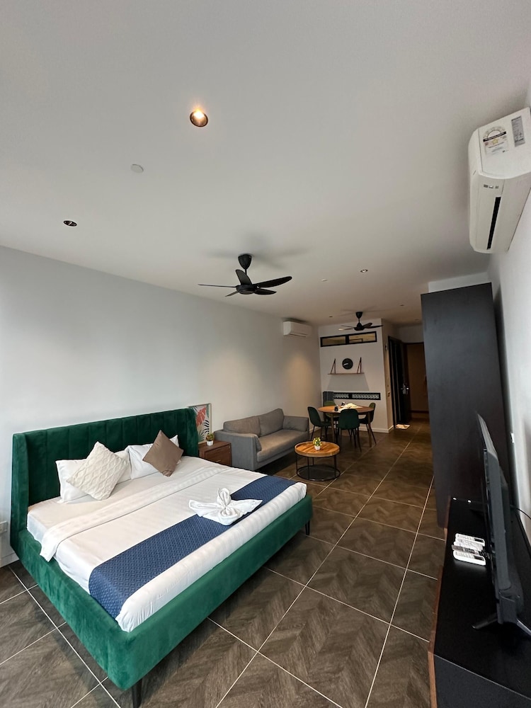 Scarletz Suites KLCC by Azure Heaven