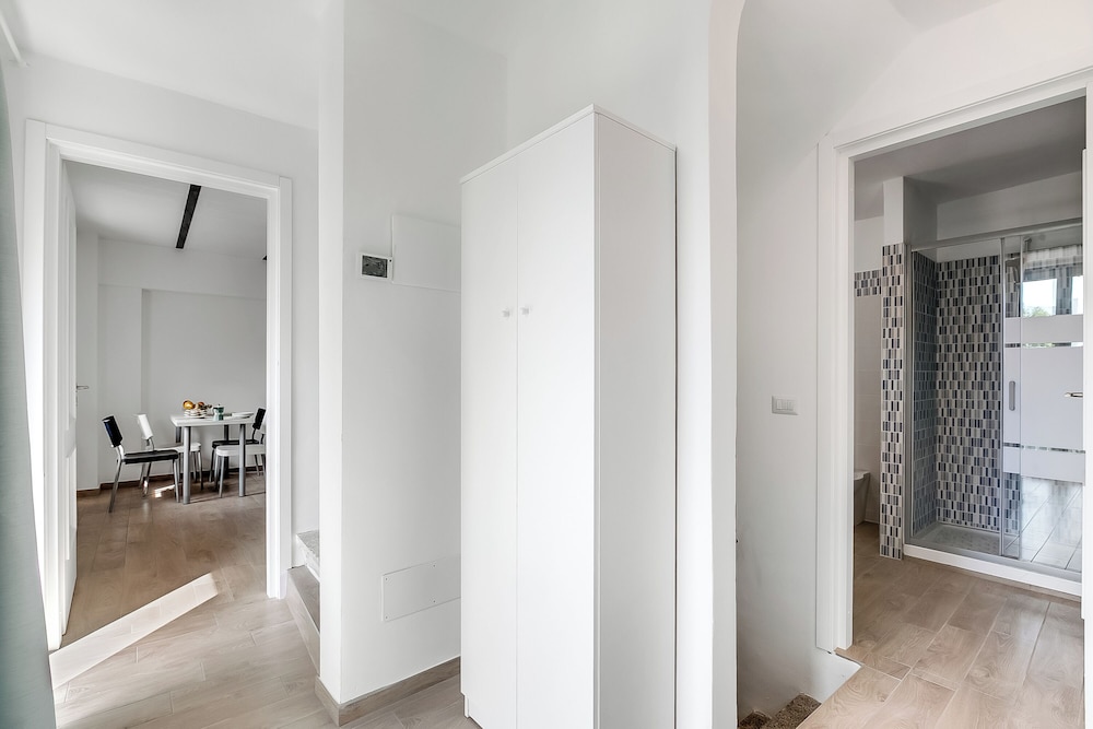 Iris Apartment