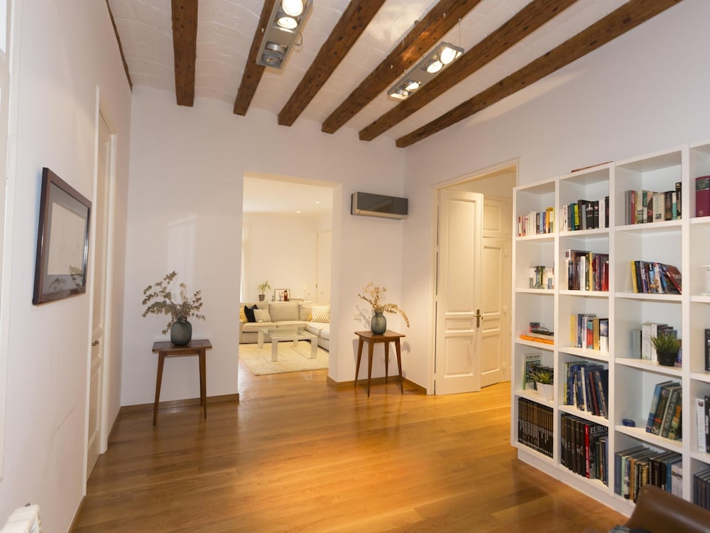 Apartamento de Tres Habitaciones con Terraza 21B