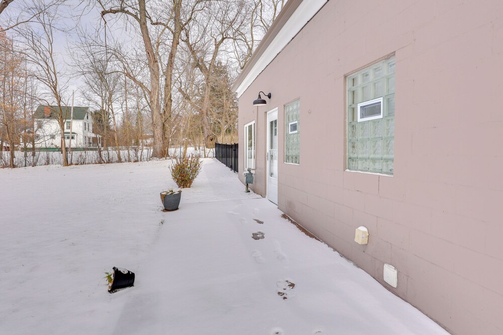 3 Mi to Dtwn & Ysu: Updated Youngstown Home, photo 10