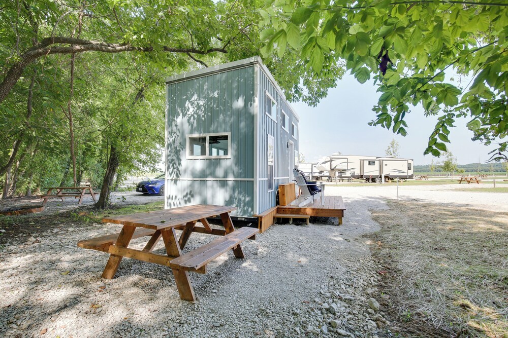 'the Chardonnay Chalet' Defiance Studio Trail!