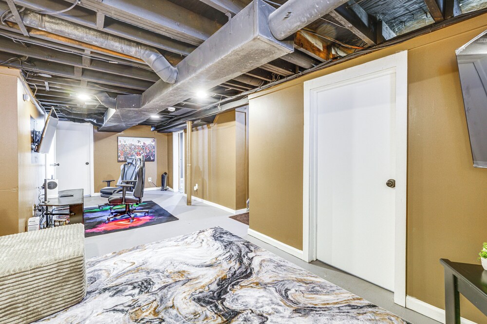 Game, Stay & Play: Family Home in Westland!