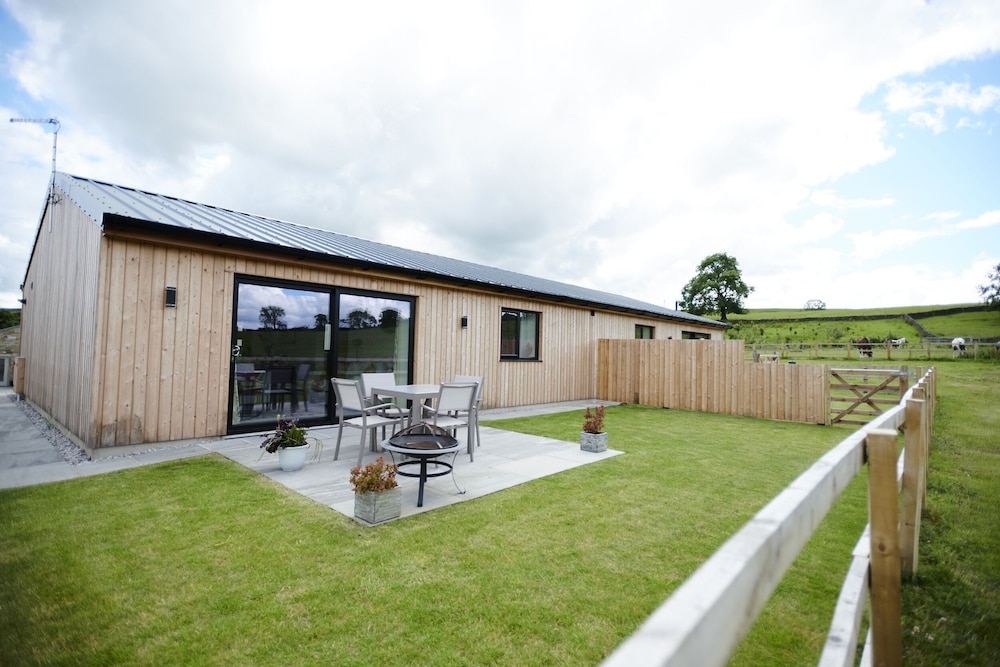 Ingleborough Lodge