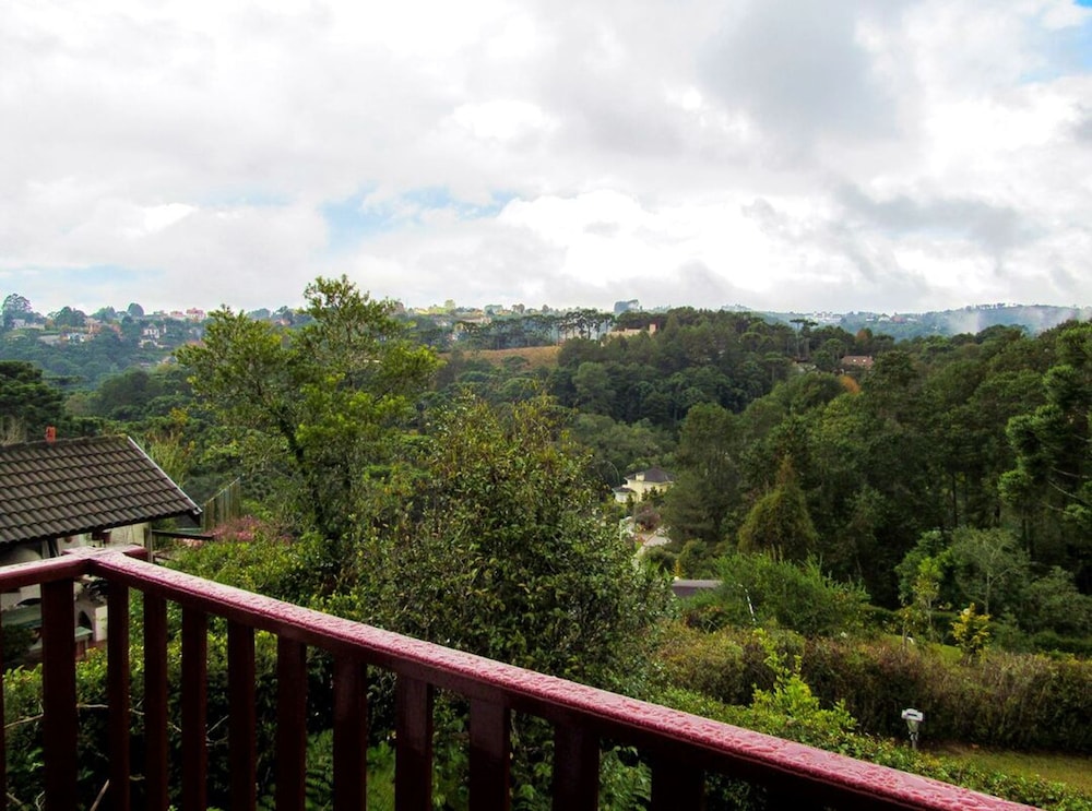Chal com Lareira e Wi-fi em Campos do Jord o SP