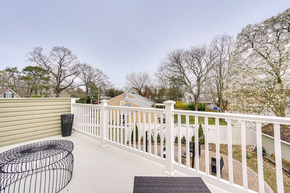 Lovely Ocean Gate Home < 1 Mi to Beach! view 5