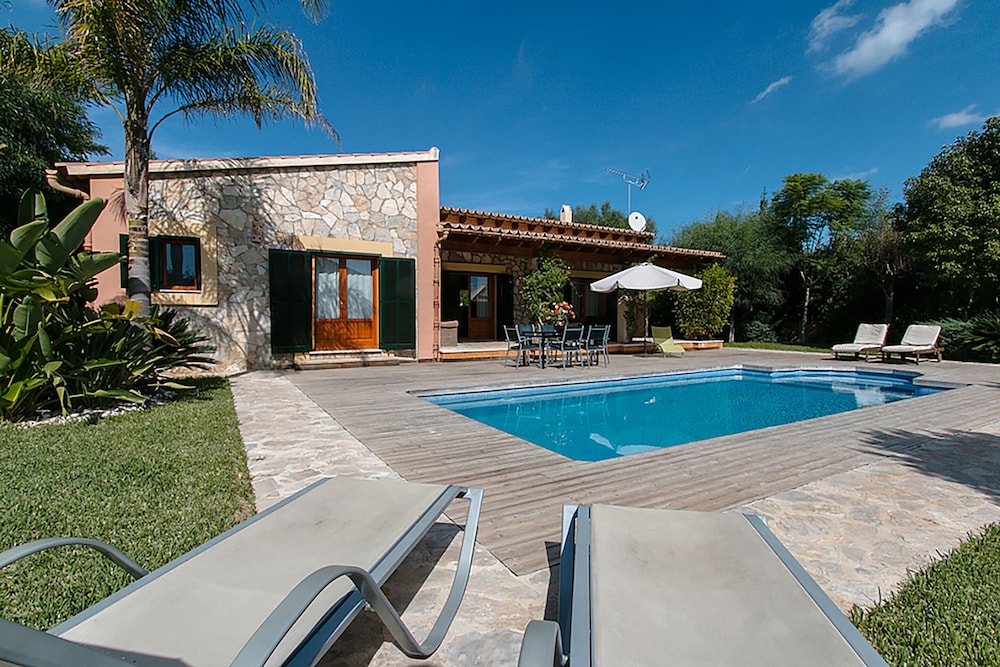 Chalet Correfoc view 4