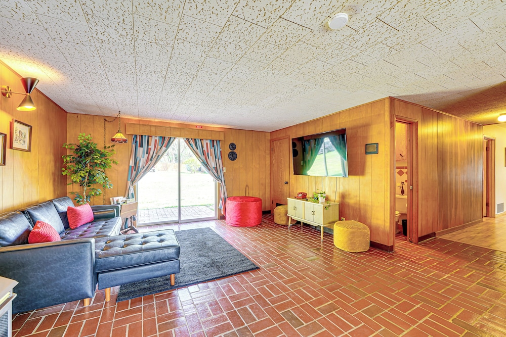Mid-century 1950s Retreat w/ Carport in Monett!