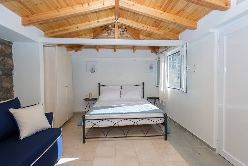 New Hope Studio with Pool near Beach view 5