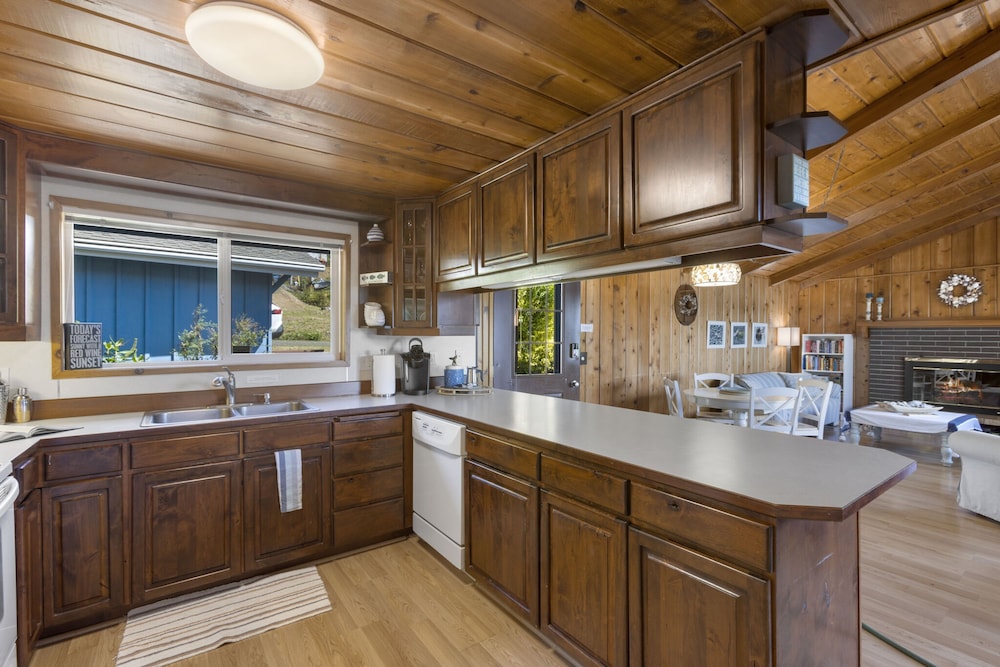 Captain s Retreat in Shelton