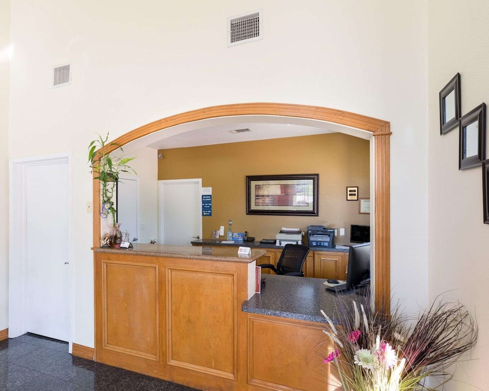 Rodeway Inn Suites Humble, TX - Property Image 26
