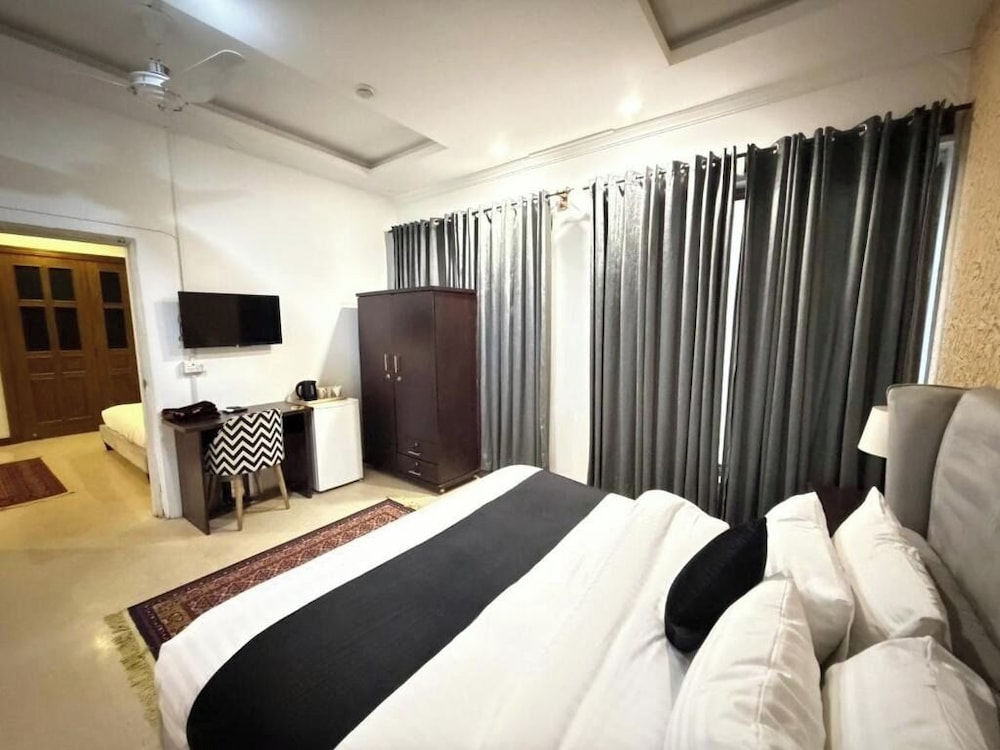 Rhodium Hotel ONE