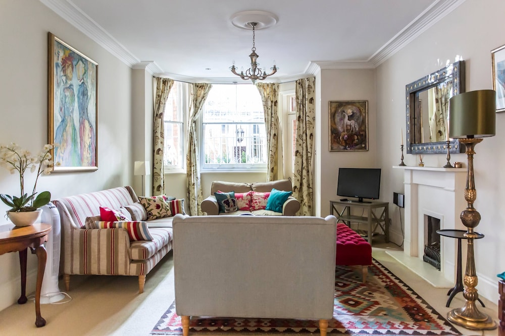 Sloane Gardens by Onefinestay