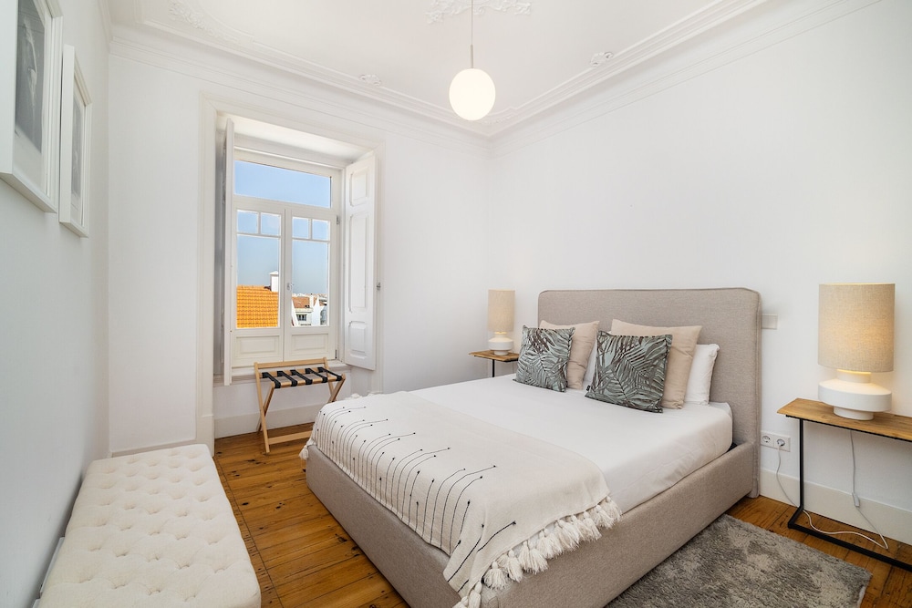 Classic Beauty & Modern Retreat In Príncipe Real view 3