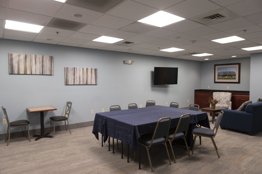 Dover Vacations - MainStay Suites Dover - Property Image 3