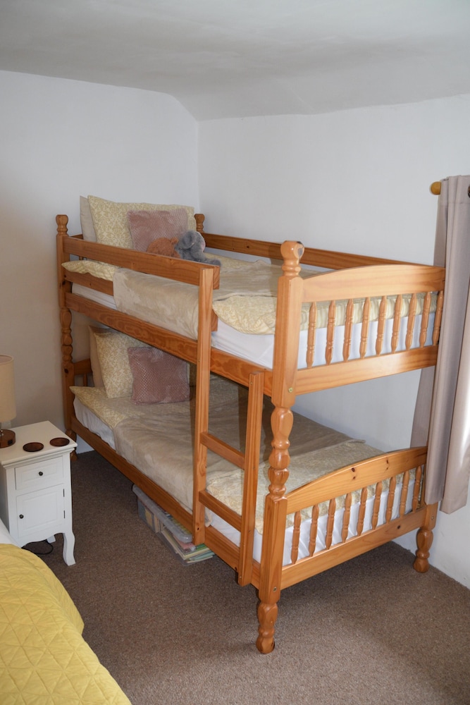 Sweetbriar Cottage B&B and Camping