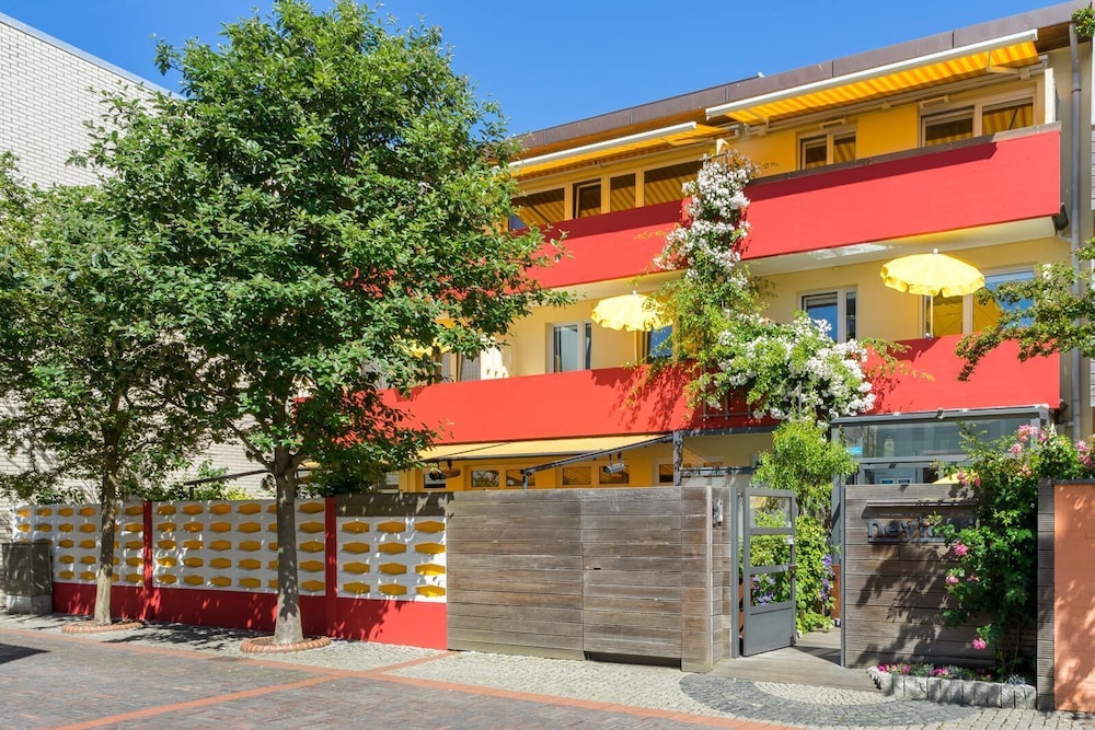 ney.land apartments