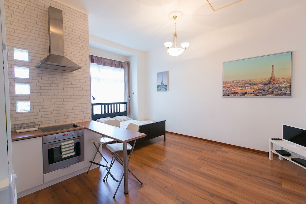 Friends Hostel and Apartments Budapest view 4