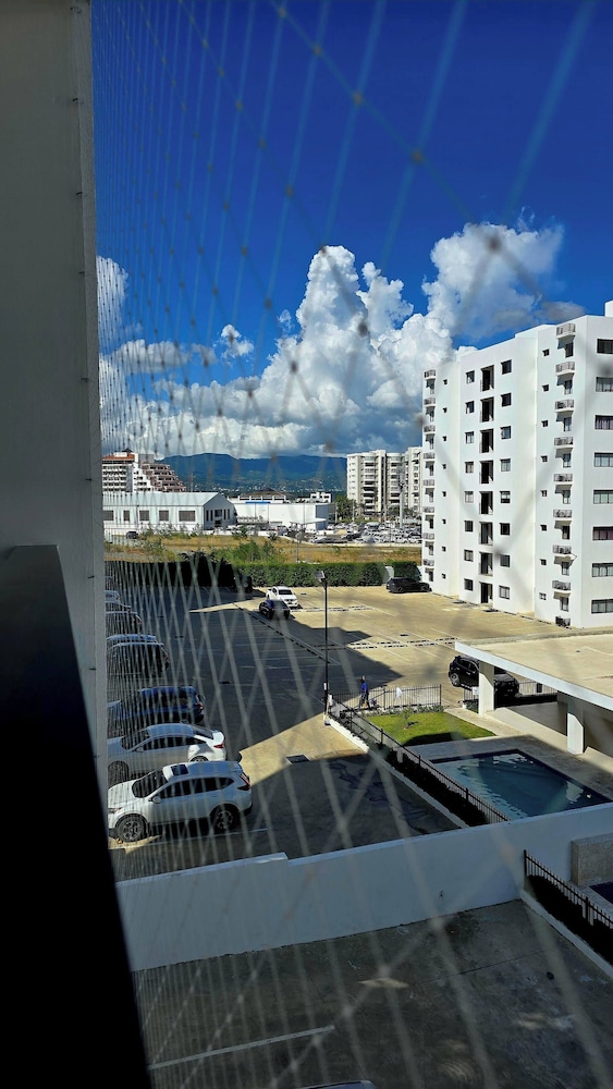2 Bedrooms, 2 Bathrooms, AC, Wifi, Pool, Gym, No Blackouts, Santiago