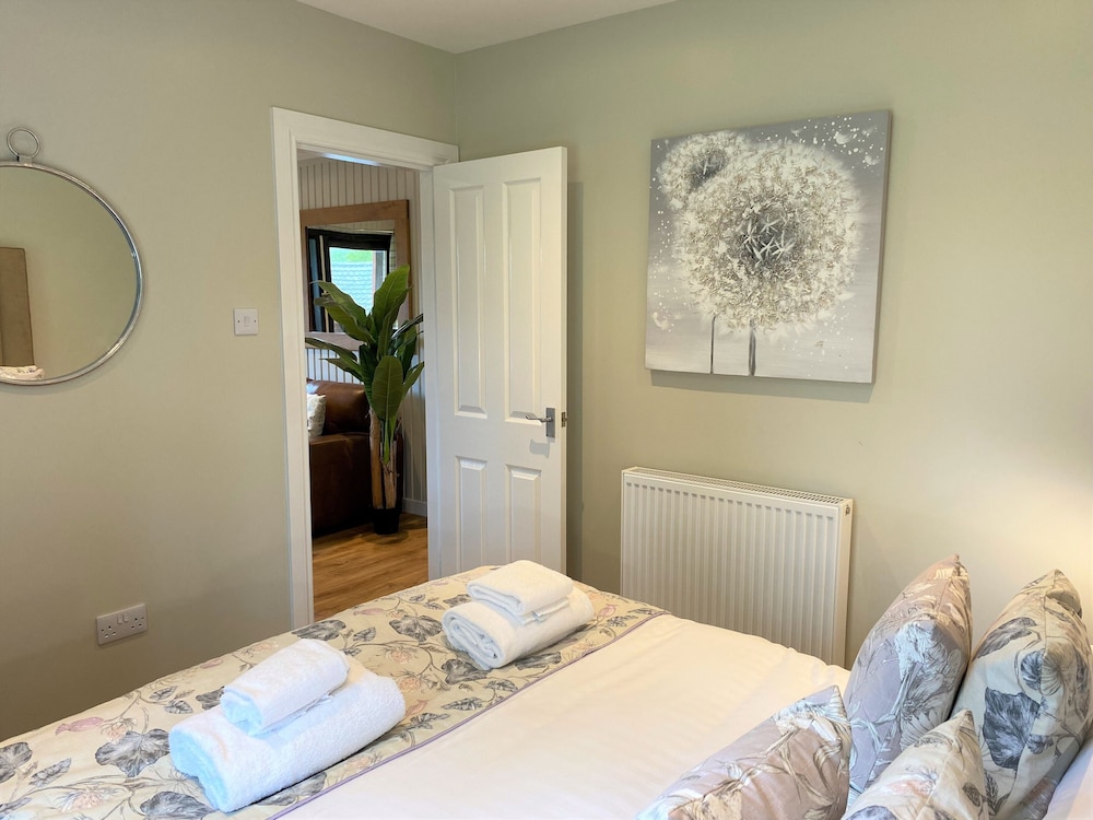 Birch 18 With Hot Tub, Newton Stewart