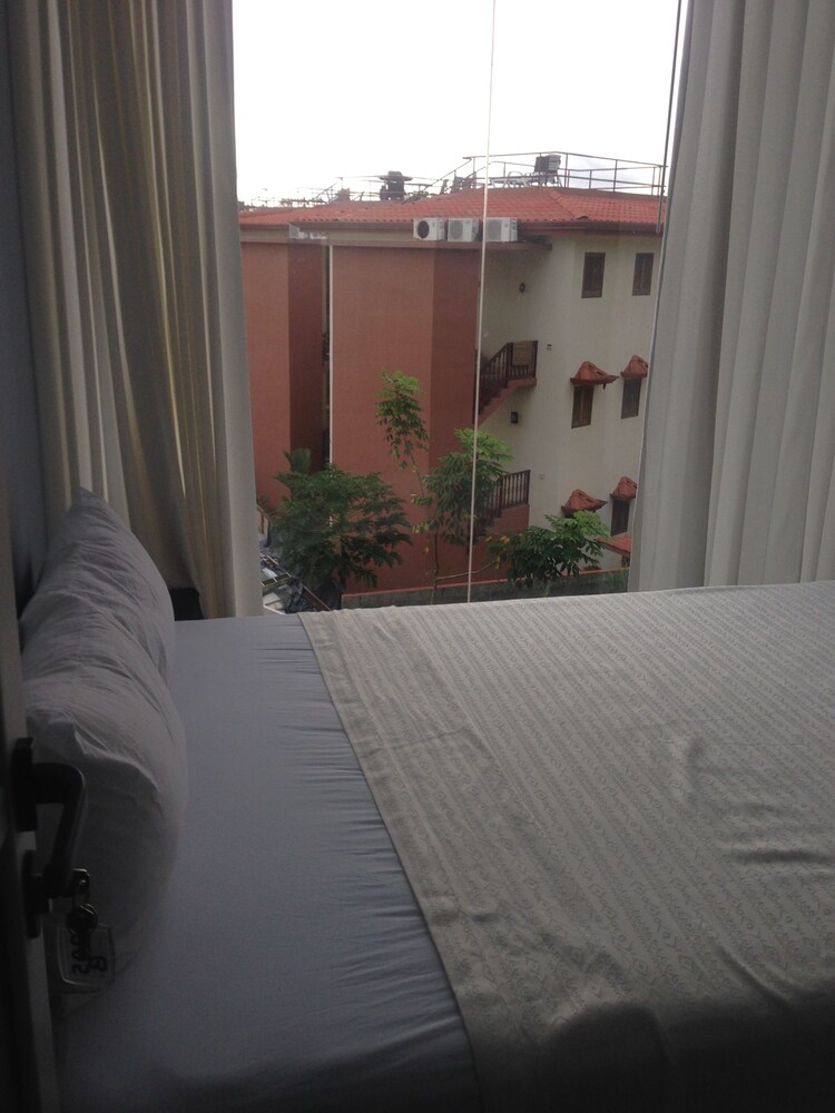 Room2Board Hostel and Surf School