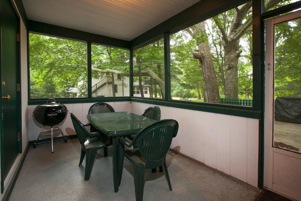 Goshorn Lake Cottages