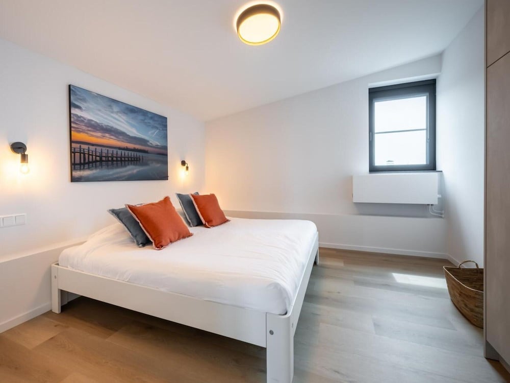 Attractive Villa With Jetty view 4