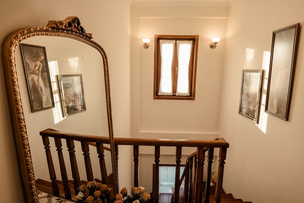 Vrodi By House - Image 27