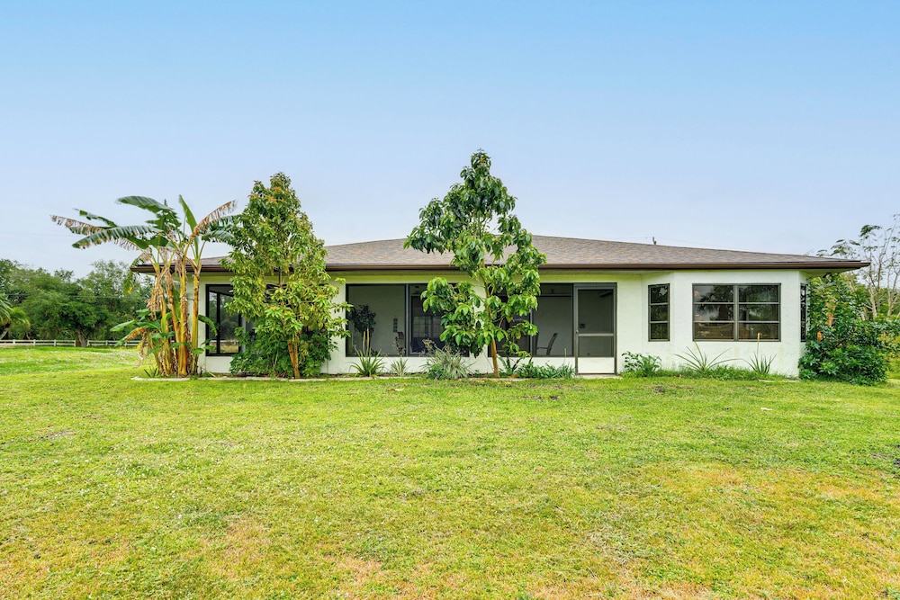 < 2 Mi to Peace River: Home w/ Spacious Yard!