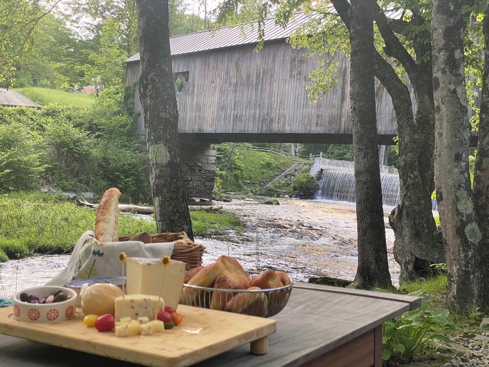 Green River Bridge Inn