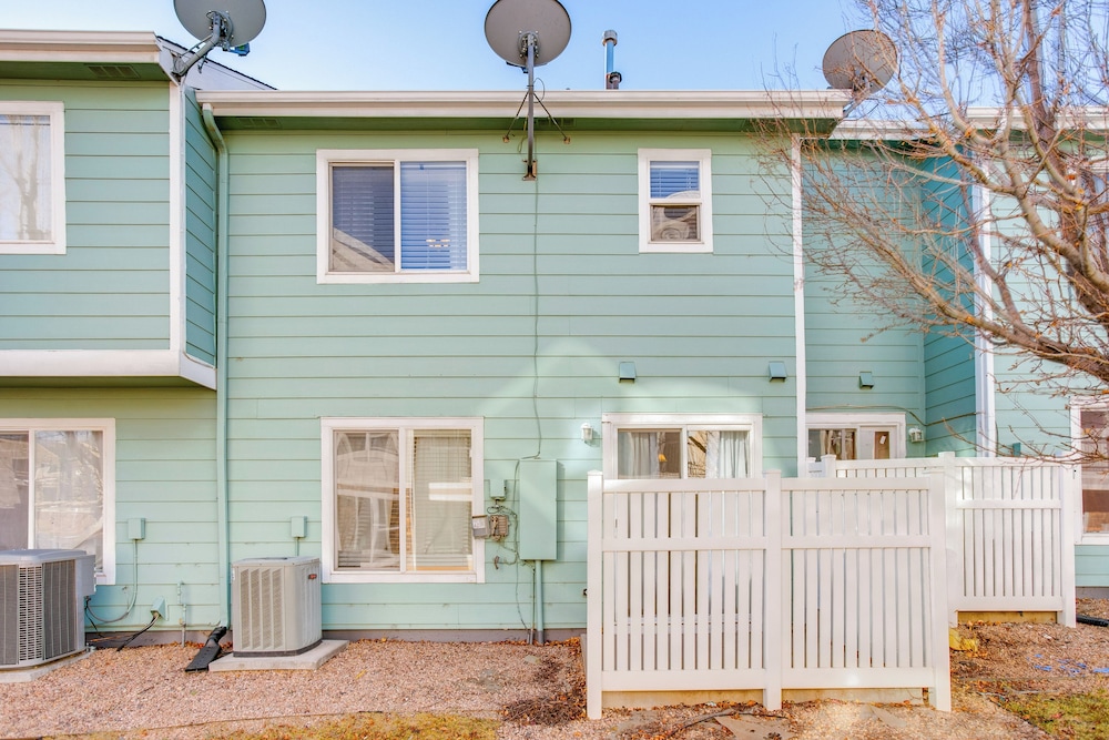16 Mi to Dtwn Denver: Cozy Townhome w/ Patio!