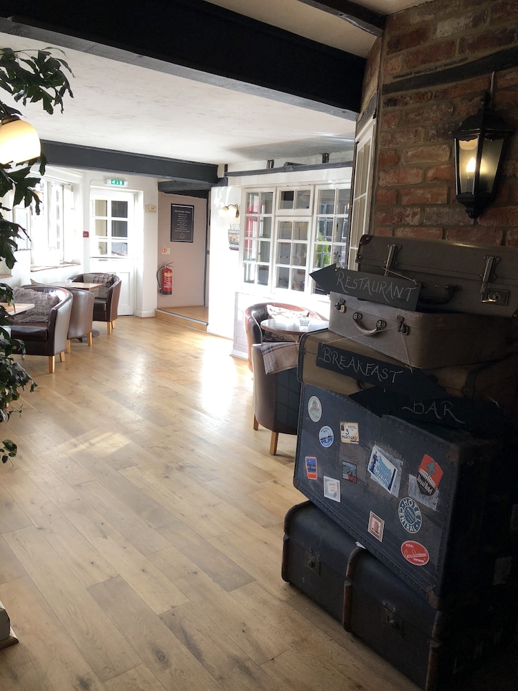 Hook Vacations - The New Inn - Property Image 2