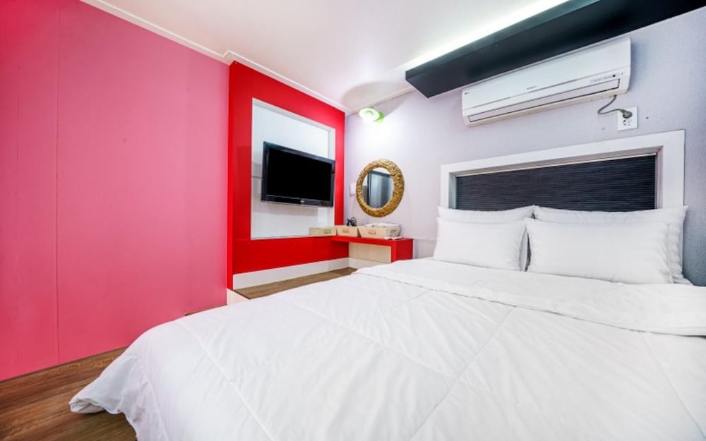 Pocheon Sanbong Poolvilla view 5