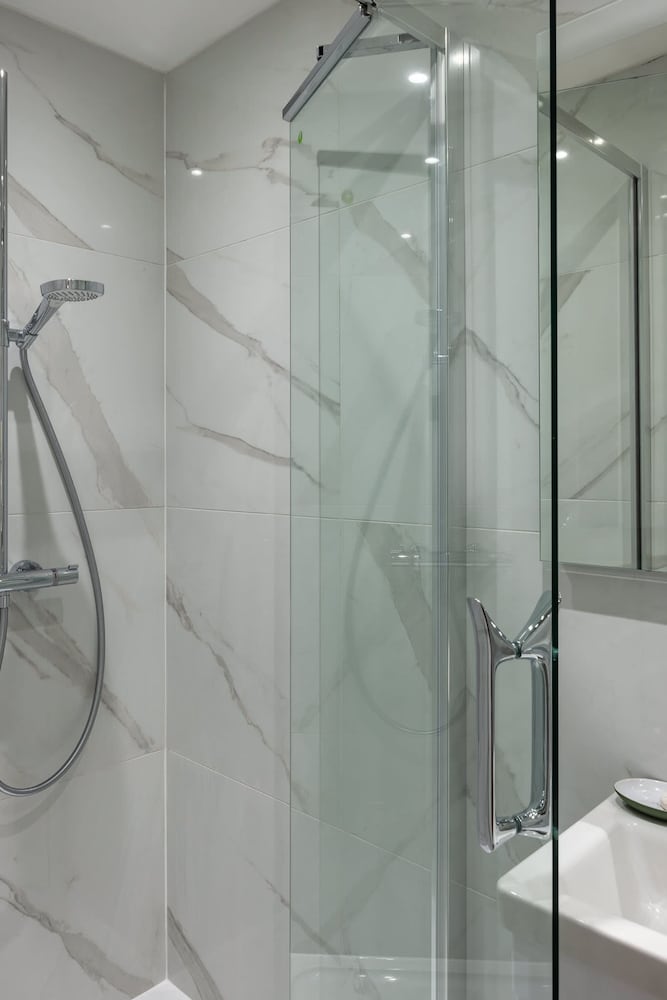 Modern Kensington Studio