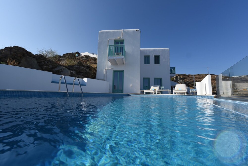 65 Stairs to Heaven Private Pool