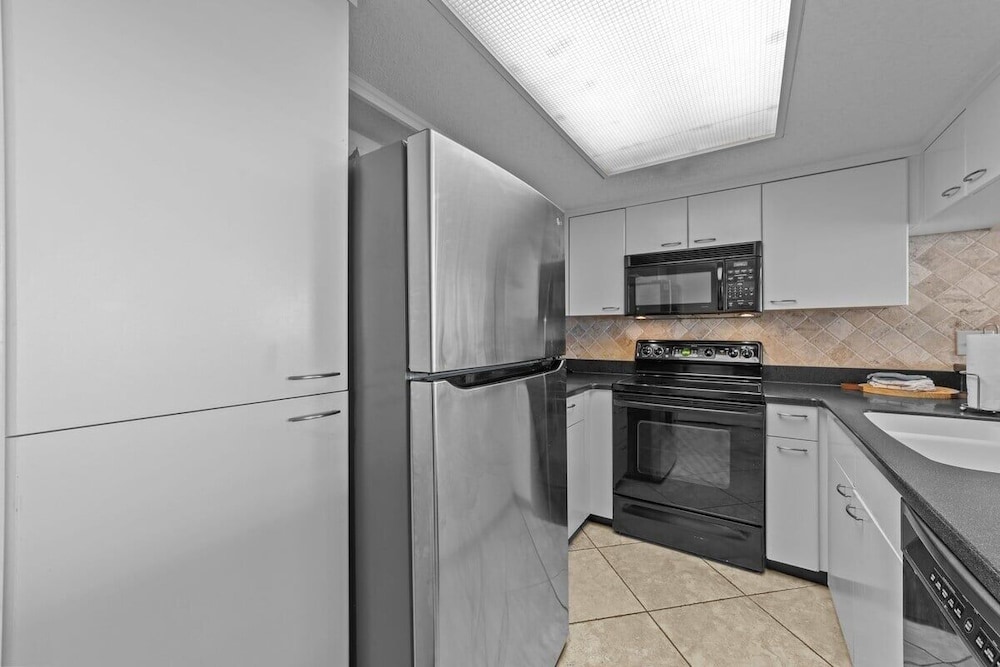 South Hampton 301 2 Bedroom Condo