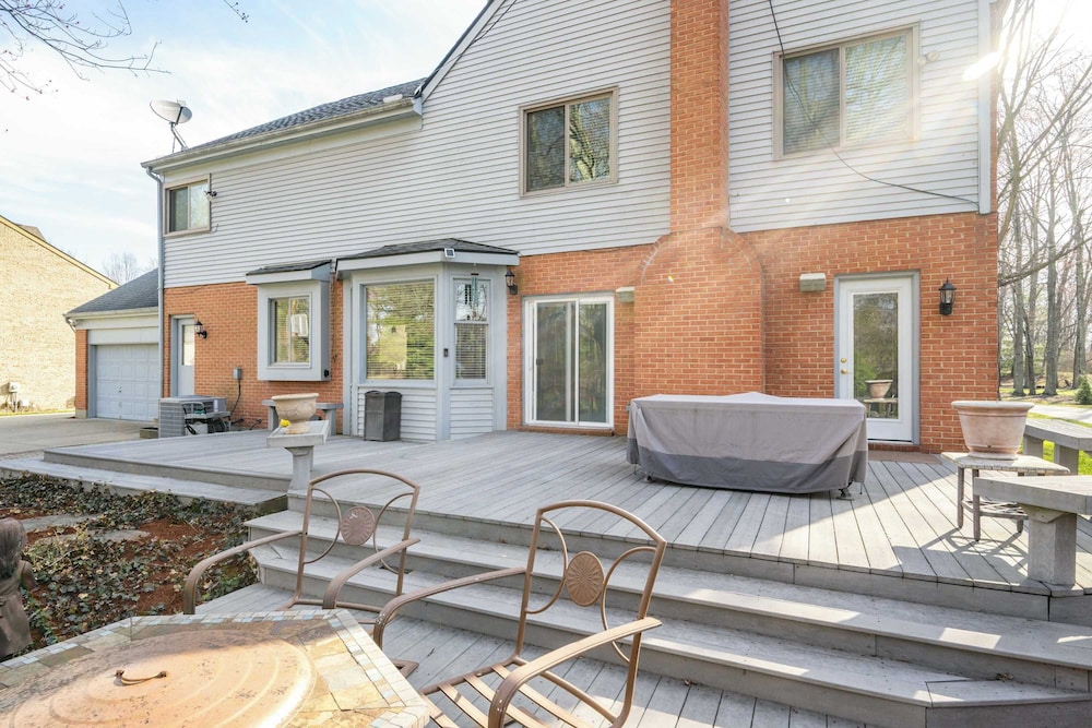 Luxurious Dream Home For 10!