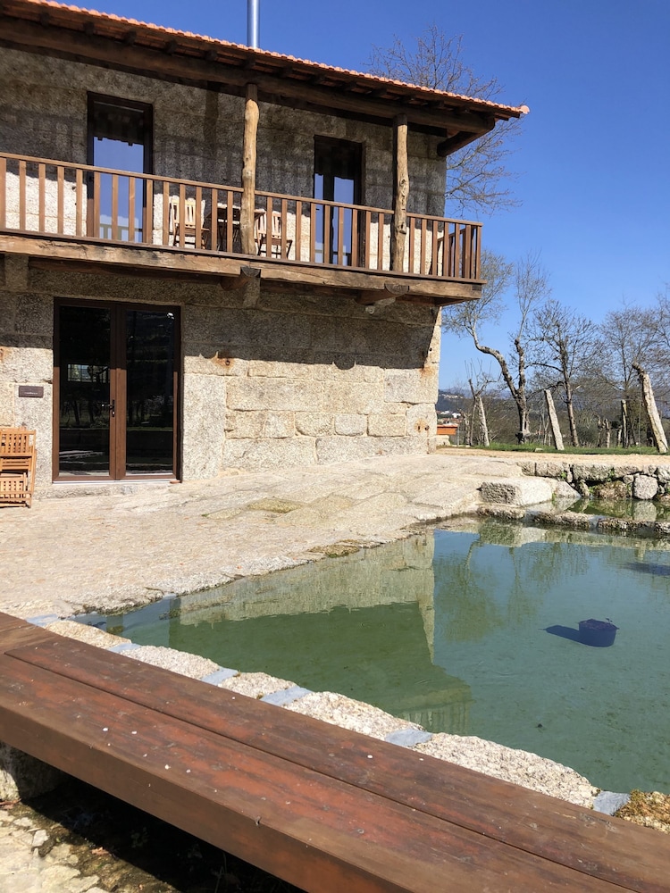 Vila Cavali a in Bustelo