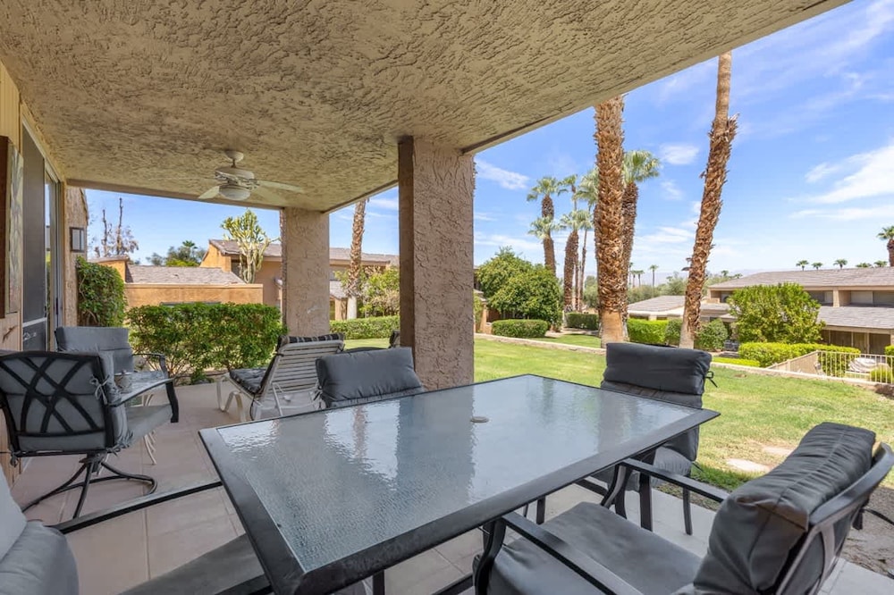 Desert Flower- Ironwood CC Condo Pool Spa