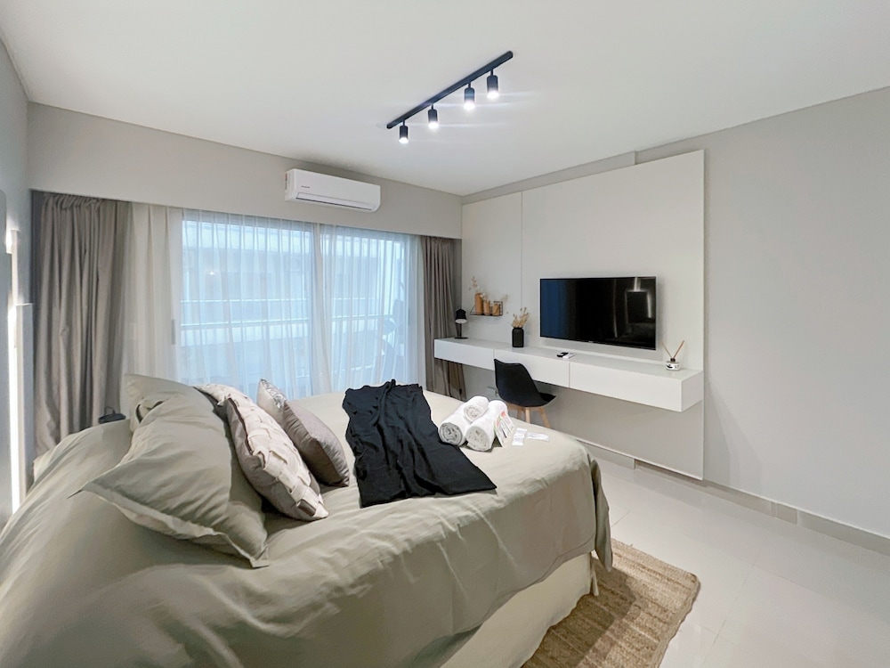 Ayres Suites Moreno
