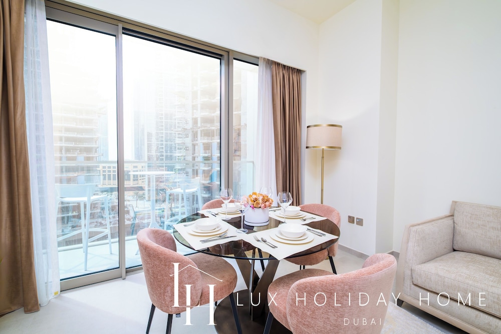 LUX The Grande Signature Skyline Suite 2