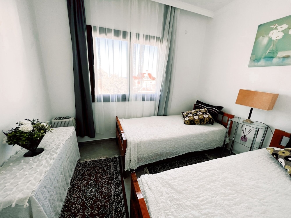 Convenient Sea View Flat in Central Kyrenia