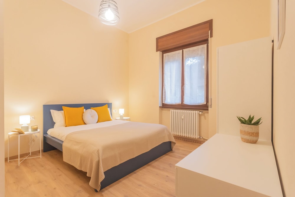 Simar Apartments nearby Como S.G. Train Station by Rent all Como