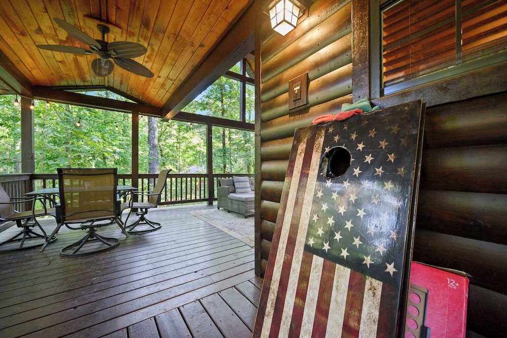 Sunset Ridge Cozy Cabin for 6